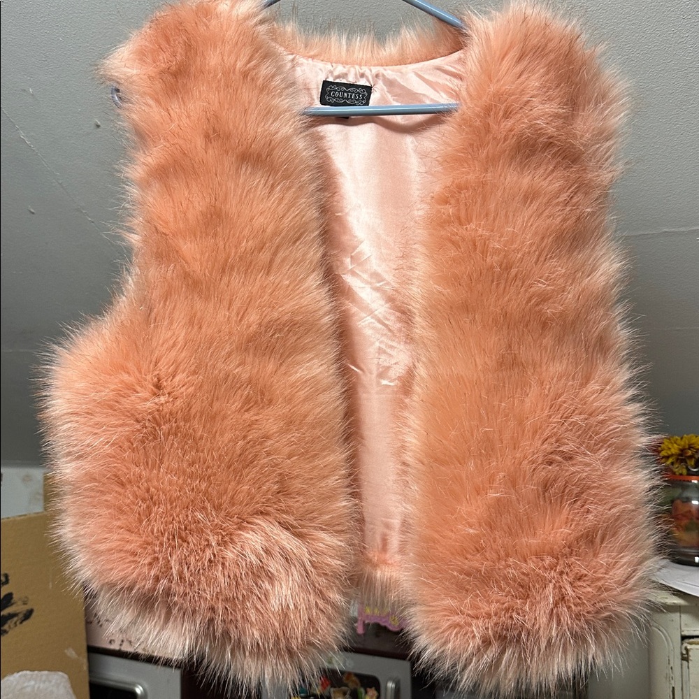 Countess faux fur vest